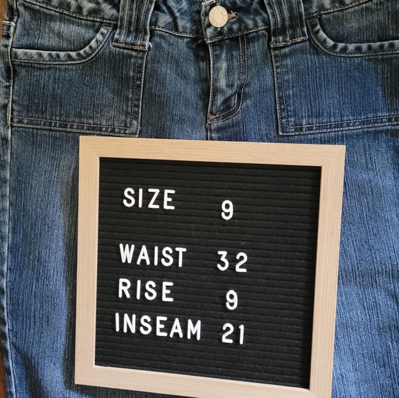 So Wear It Declare It 32X21 capris - Picture 5 of 5